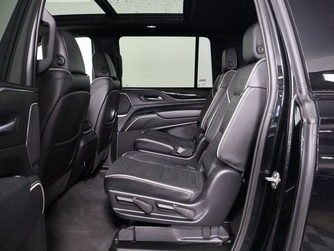 Used 2023 Cadillac Escalade ESV Sport image 11