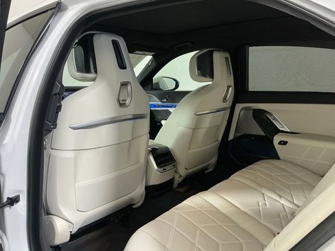 Certified 2025 BMW 760i xDrive w/ Luxury Rear Seating Package AWD/4WD image 25