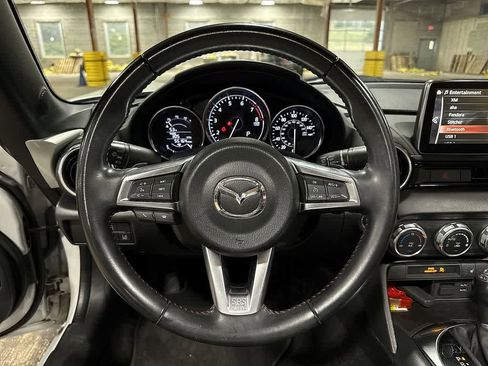 Used 2017 MAZDA MX-5 Miata Grand Touring w/ Appearance Package image 16