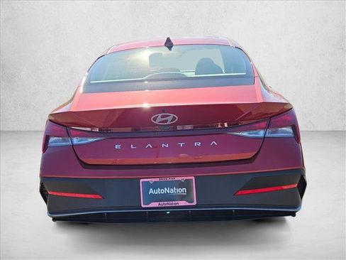 New 2026 Hyundai Elantra SE image 8