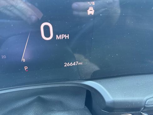 Used 2024 Buick Encore GX Avenir w/ Avenir Technology Package FWD image 16