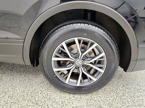 Used 2019 Volkswagen Tiguan SE AWD/4WD image 9