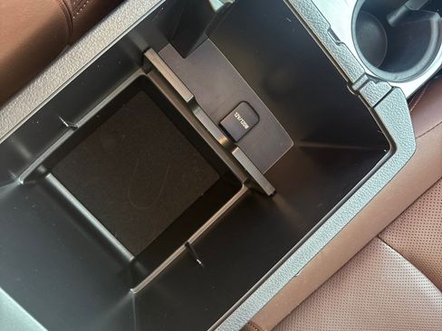 Used 2016 Toyota 4Runner Limited image 27