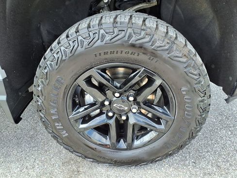 Used 2024 Chevrolet Silverado 1500 Custom Trail Boss image 9