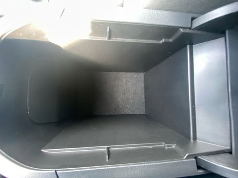 Used 2021 Toyota RAV4 LE AWD/4WD image 25