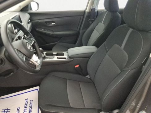 Used 2025 Nissan Sentra SV image 12