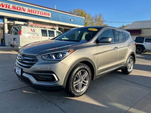 Used 2017 Hyundai Santa Fe Sport image 2