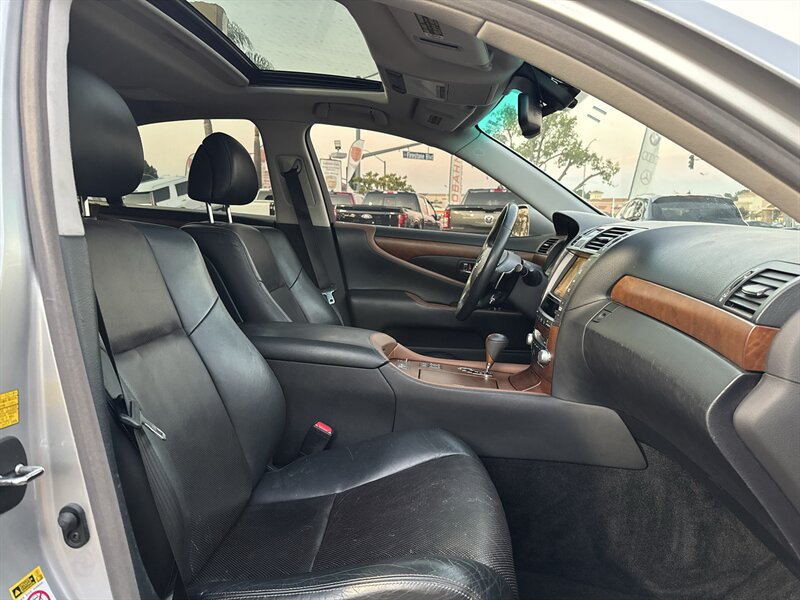 Used 2012 Lexus LS 460 w/ Sport Pkg RWD image 46