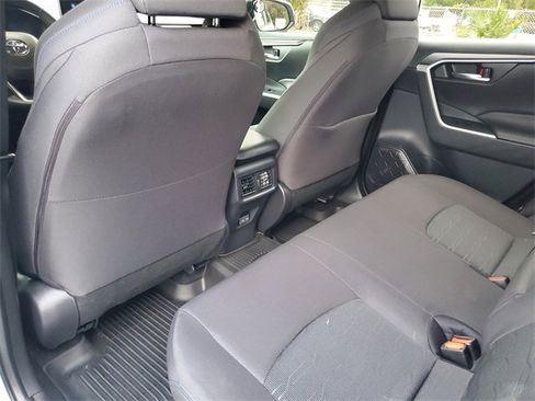Used 2023 Toyota RAV4 SE image 13
