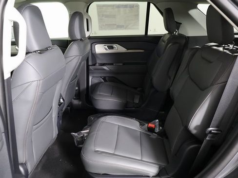 New 2026 Ford Explorer Active w/ Active Comfort Package image 17