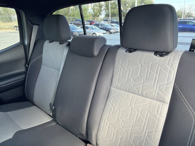 Used 2020 Toyota Tacoma TRD Off-Road w/ Technology Package AWD/4WD image 32