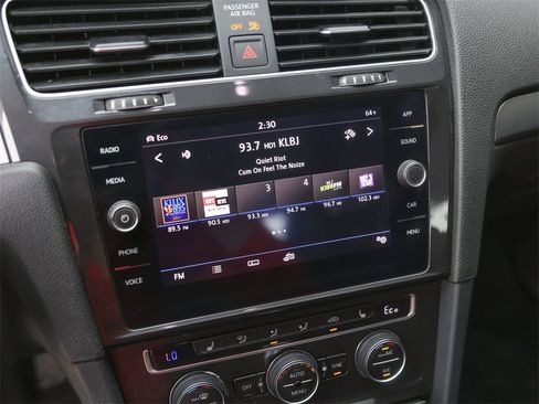 Used 2019 Volkswagen e-Golf SE w/ Driver Assistance Package image 20