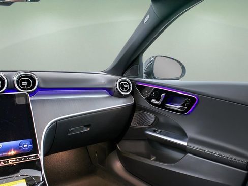 Used 2025 Mercedes-Benz C 300 Sedan image 24