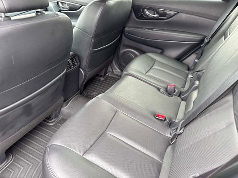 Used 2020 Nissan Rogue SL image 16
