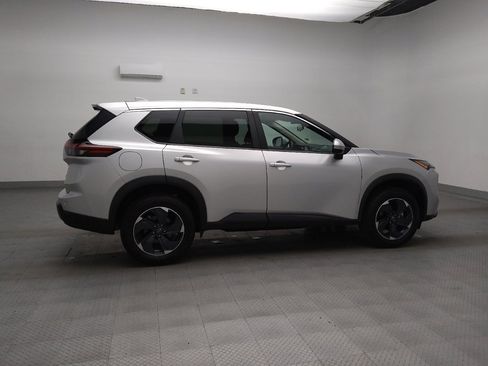 Used 2024 Nissan Rogue SV AWD/4WD image 10