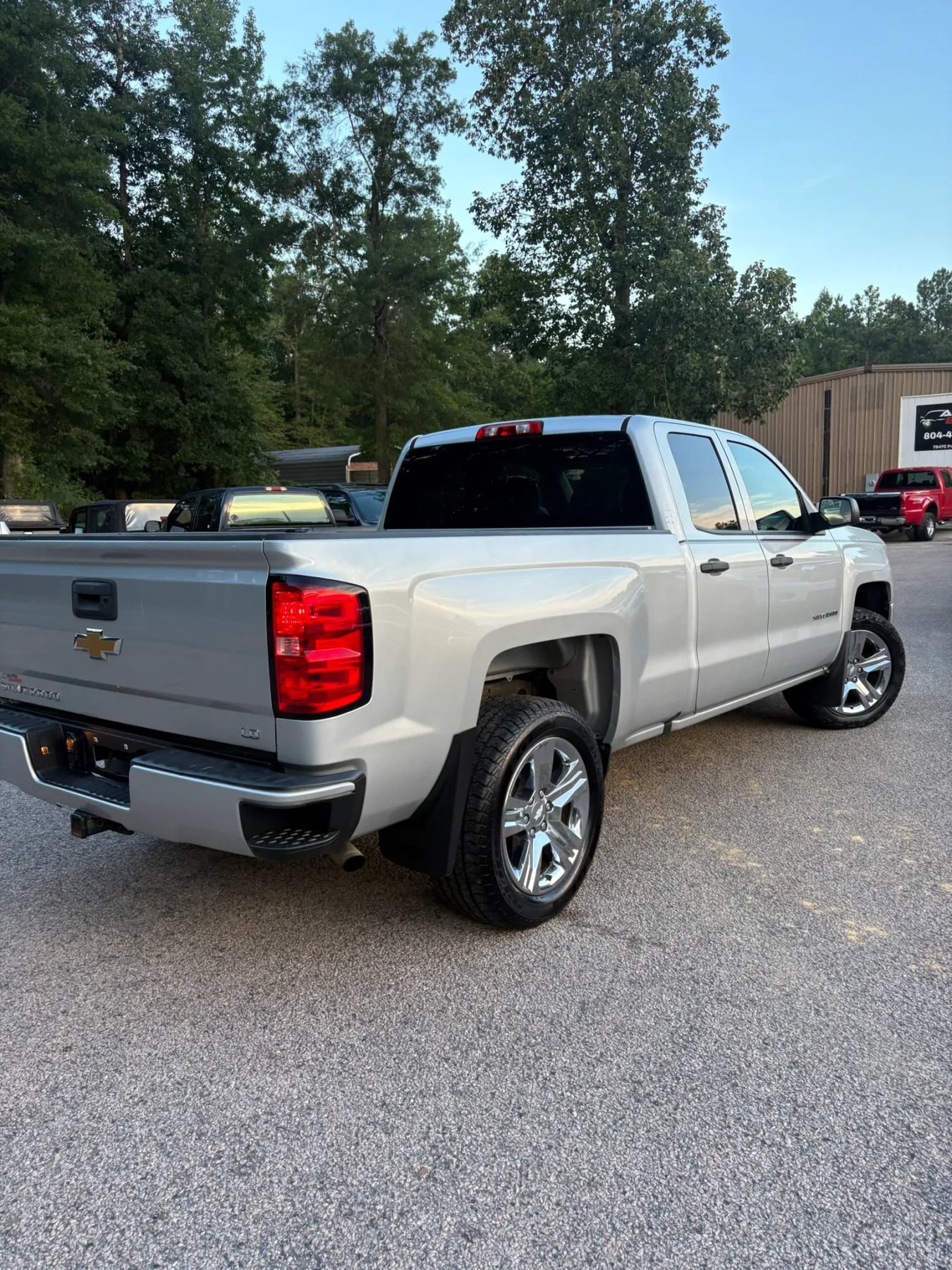 Used 2019 Chevrolet Silverado 1500 Custom w/ Custom Convenience Package AWD/4WD image 7