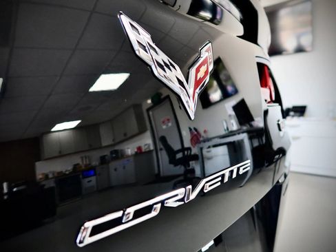 Used 2016 Chevrolet Corvette Stingray Convertible w/ 2LT Preferred Equipment Group RWD image 8