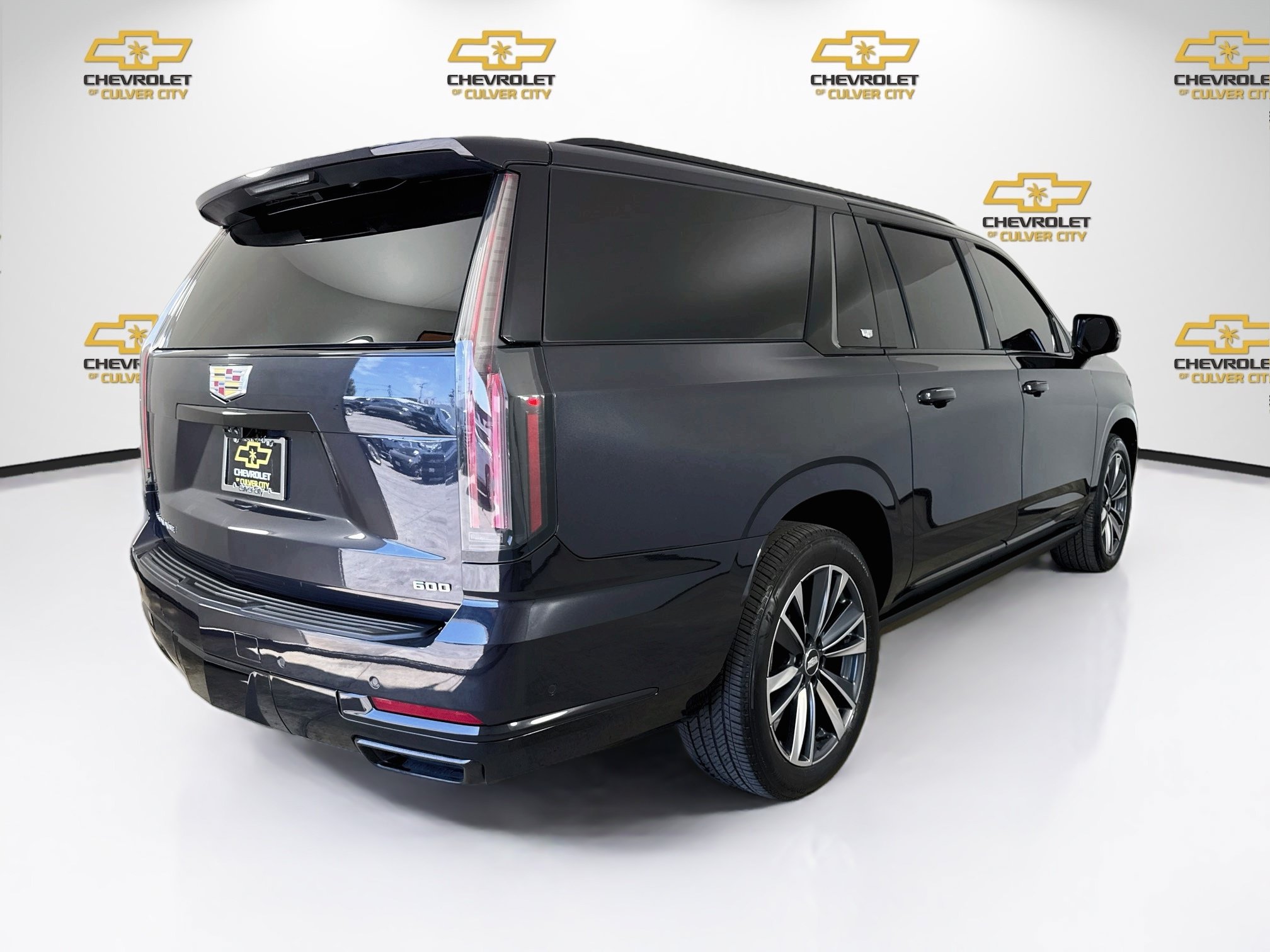 Used 2025 Cadillac Escalade ESV Sport w/ Touring Package AWD/4WD image 8