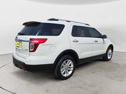 Used 2012 Ford Explorer XLT AWD/4WD image 5