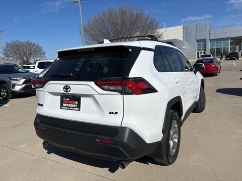 Used 2025 Toyota RAV4 XLE image 3