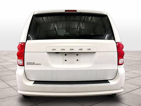 Used 2019 Dodge Grand Caravan SE FWD image 5