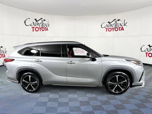 Used 2022 Toyota Highlander XSE image 8
