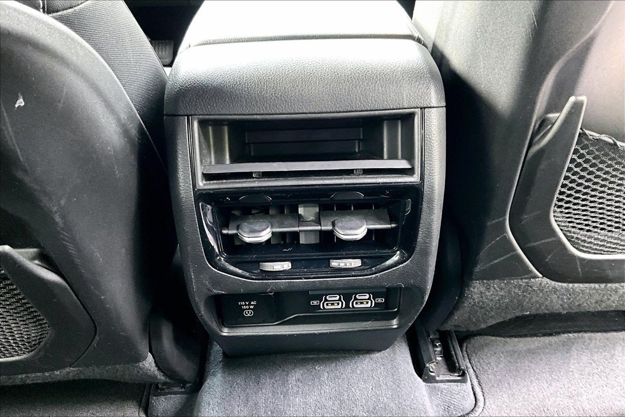 Used 2023 Jeep Grand Cherokee Altitude AWD/4WD image 14
