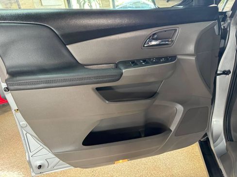 Used 2016 Honda Odyssey EX image 16