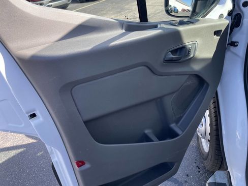 Used 2023 Ford Transit 250 Low Roof AWD image 13