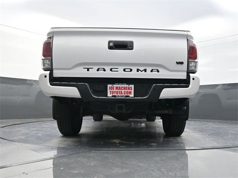 Used 2020 Toyota Tacoma TRD Off-Road image 32