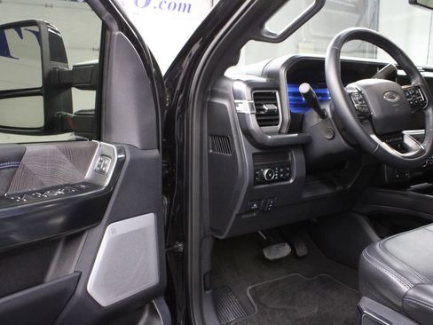 Used 2025 Ford F350 Platinum AWD/4WD image 65