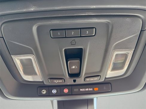 Used 2019 Chevrolet Silverado 1500 High Country w/ Technology Package image 32