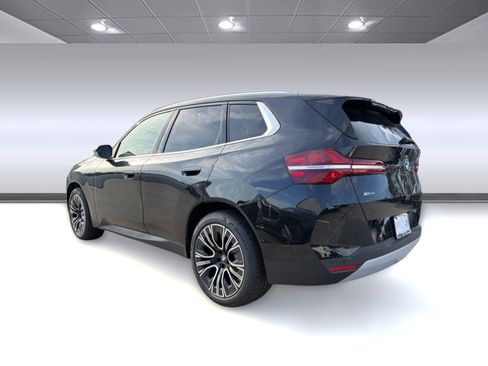 Used 2026 BMW X3 xDrive30i w/ Convenience Package AWD/4WD image 3
