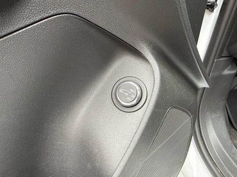 Used 2025 Buick Envista Avenir FWD image 15
