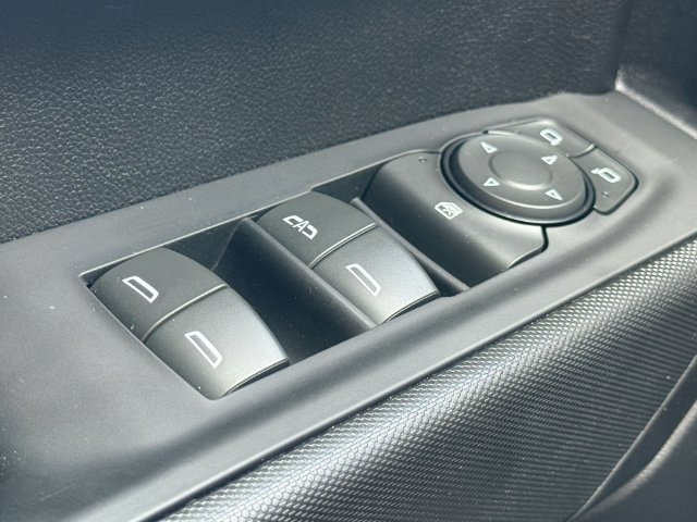 Used 2022 Chevrolet Silverado 1500 Custom AWD/4WD image 24