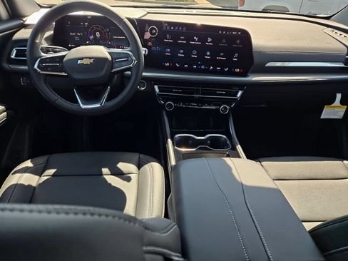 New 2026 Chevrolet Traverse LT w/ Driver Confidence Package AWD/4WD image 16