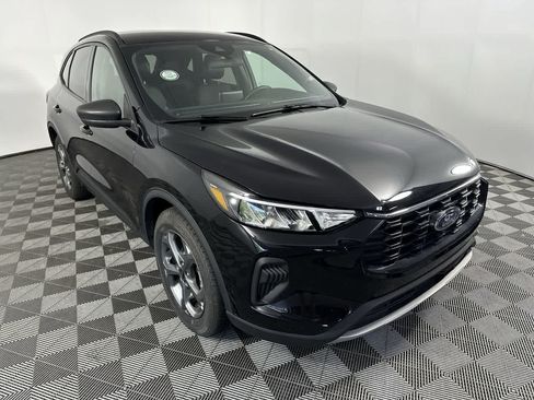 Used 2025 Ford Escape ST-Line FWD image 9