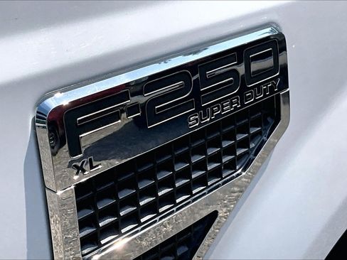 Used 2010 Ford F250 XL AWD/4WD image 28