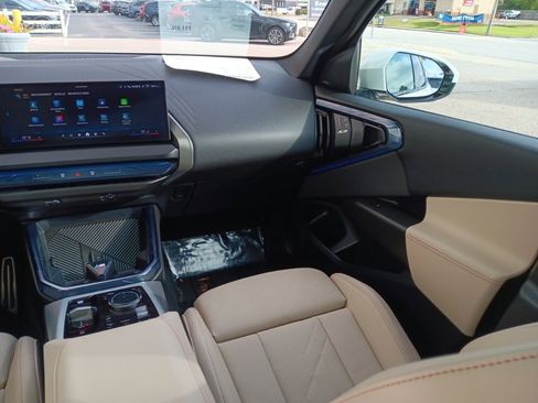 Used 2025 BMW X3 xDrive30i w/ M Sport Package image 11