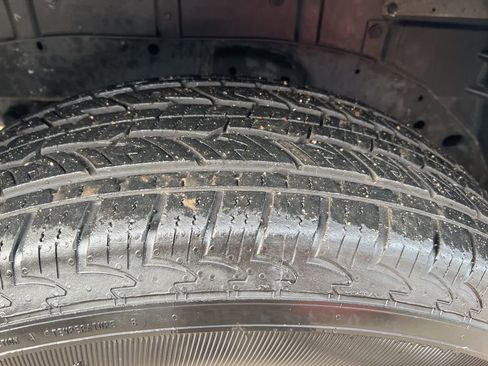 Certified 2024 Nissan Titan SV w/ SV Convenience Package image 41