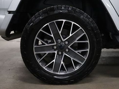 Used 2024 Jeep Wrangler High Altitude AWD/4WD image 30