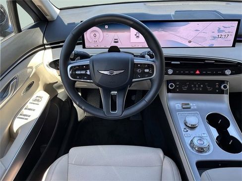 Used 2026 Genesis GV70 2.5T Select image 10