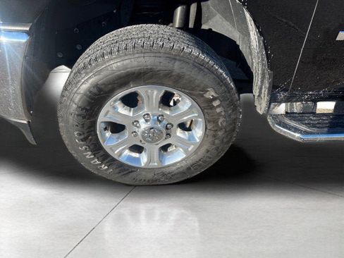 Used 2024 RAM 2500 Big Horn w/ Bed Utility Group image 9