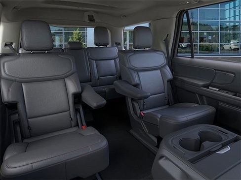 New 2026 Ford Expedition Active image 11