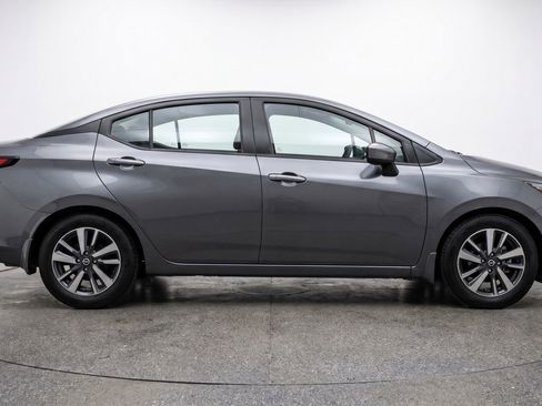 Used 2025 Nissan Versa SV FWD image 11