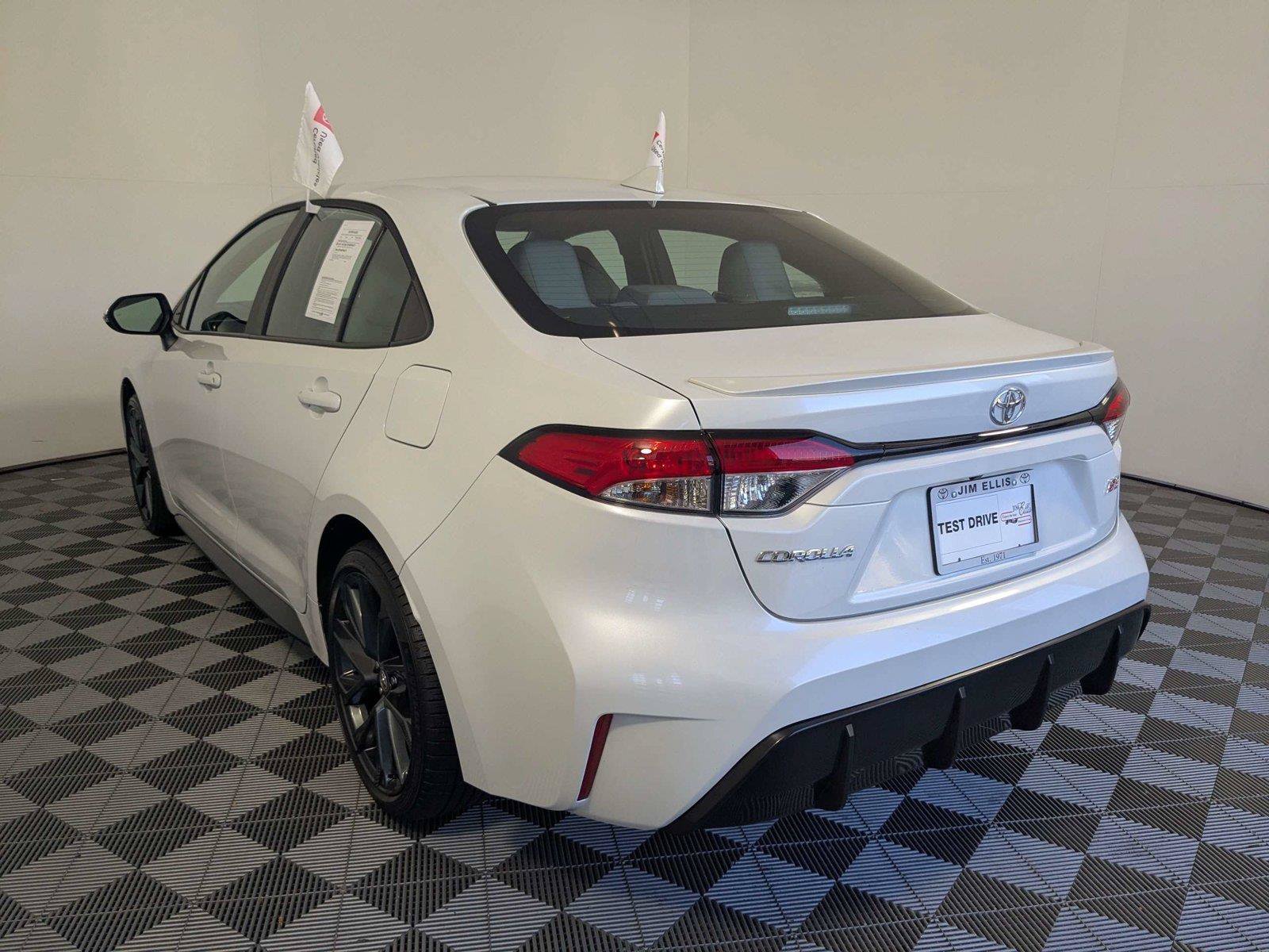 Certified 2026 Toyota Corolla SE w/ SE Package FWD image 6
