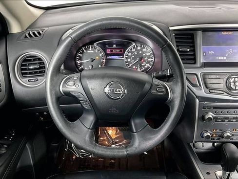 Used 2017 Nissan Pathfinder SL FWD image 7