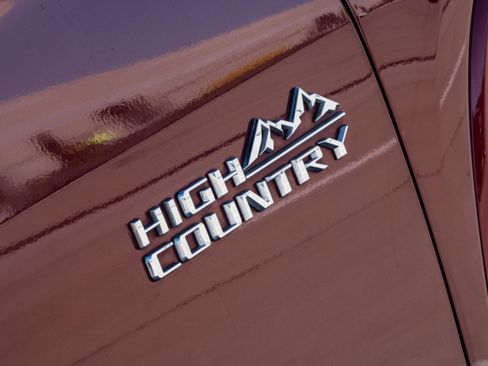 Used 2023 Chevrolet Traverse High Country w/ LPO, Floor Liner Package image 9