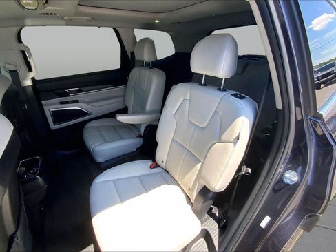 Used 2025 Kia Telluride SX w/ SX Captain's Chair Package FWD image 21