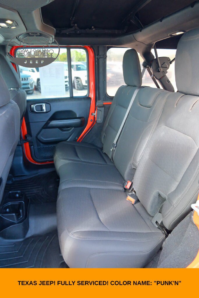 Used 2019 Jeep Wrangler Unlimited Sahara AWD/4WD image 14